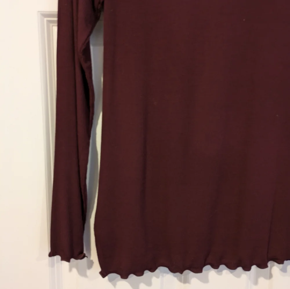 Tahari Lettuce Edge Pullover Dressy Top M - Picture 6 of 11